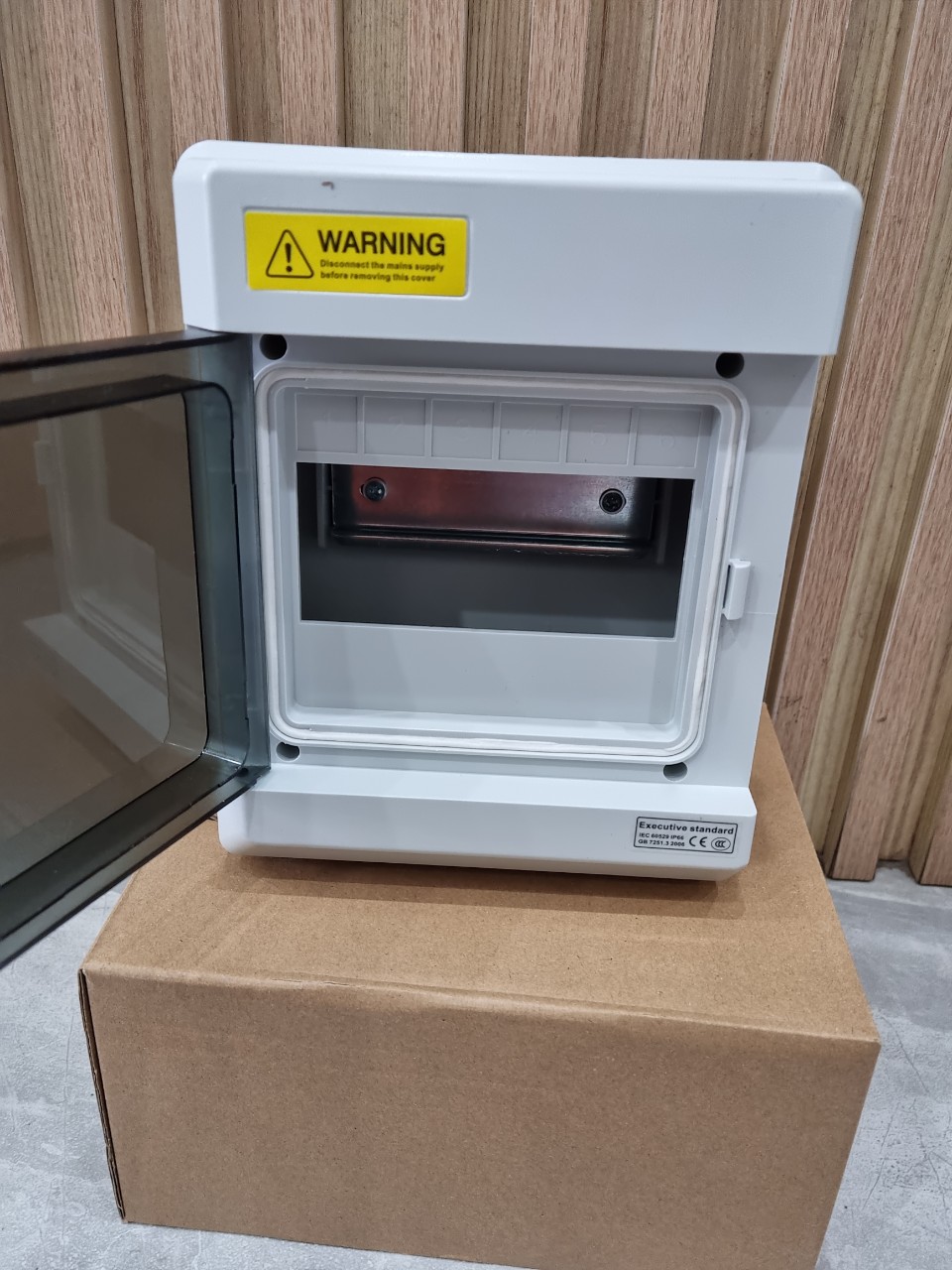 Vỏ tủ điện nhựa 6 Module